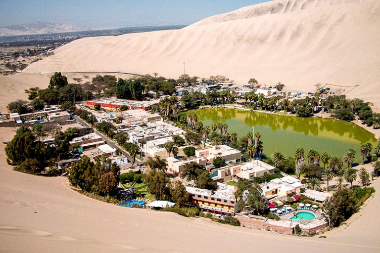 sandboarding i Huacachina, Peru