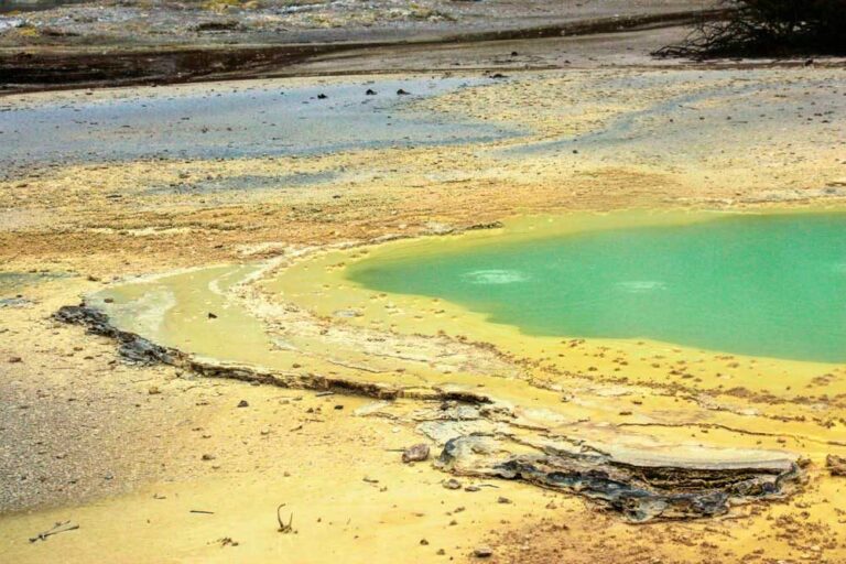 wai-o-tapu national park