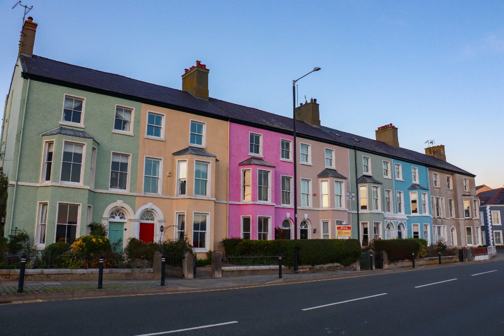 Farverige huse i Wales