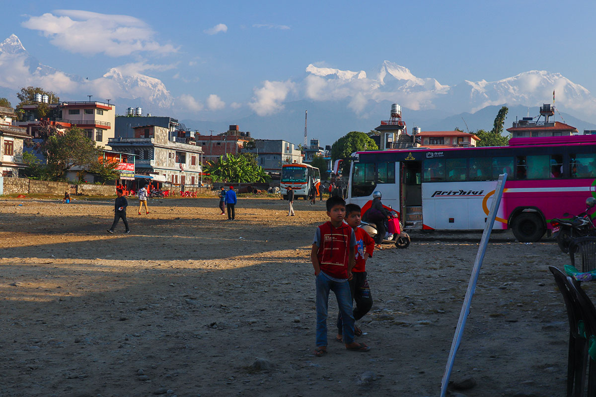 busstationen i Pokhara, Nepal