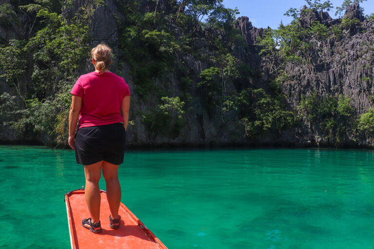 Kalkstensklipper ved Hidden Lagoon nær Coron