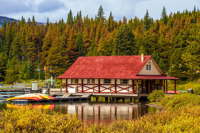 Maligne Lake, Jasper National Park, Alberta, Canada