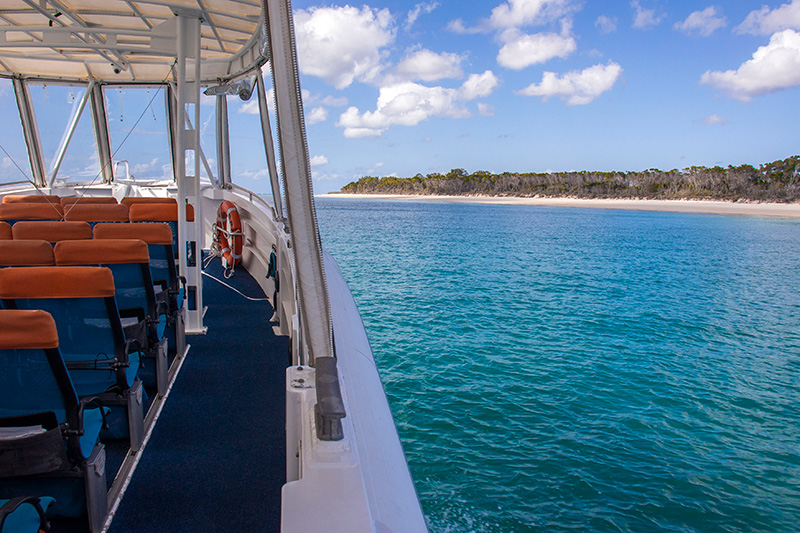 sejlads langs Fraser Island