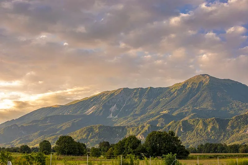 solnedgang i Lesce, Slovenien